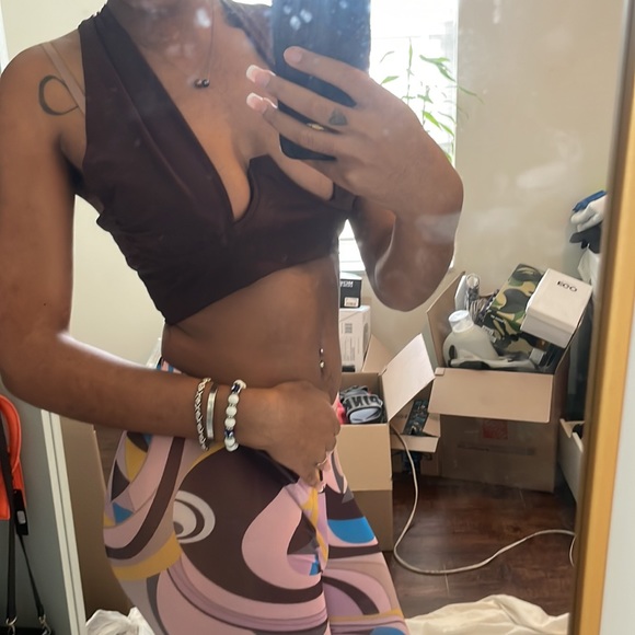 ✨🤍Brown Cross Wrap Crop Tank Top🤍✨ - Picture 6 of 7